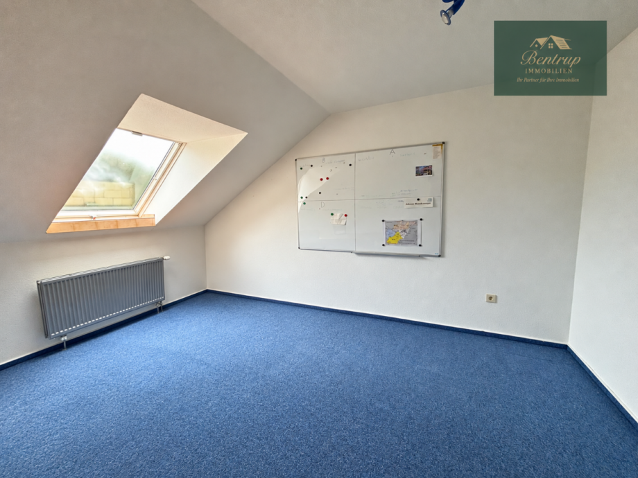 Schlafzimmer Dachgeschoss Doppelhaush�lfte Selm