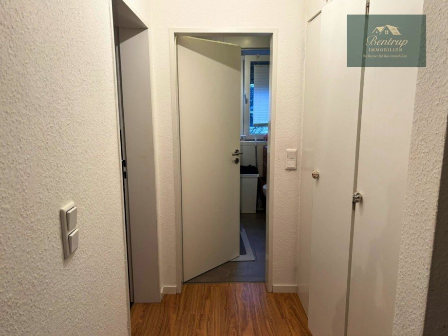 Flur mit Einbauschrank Etagenwohnung M�nster